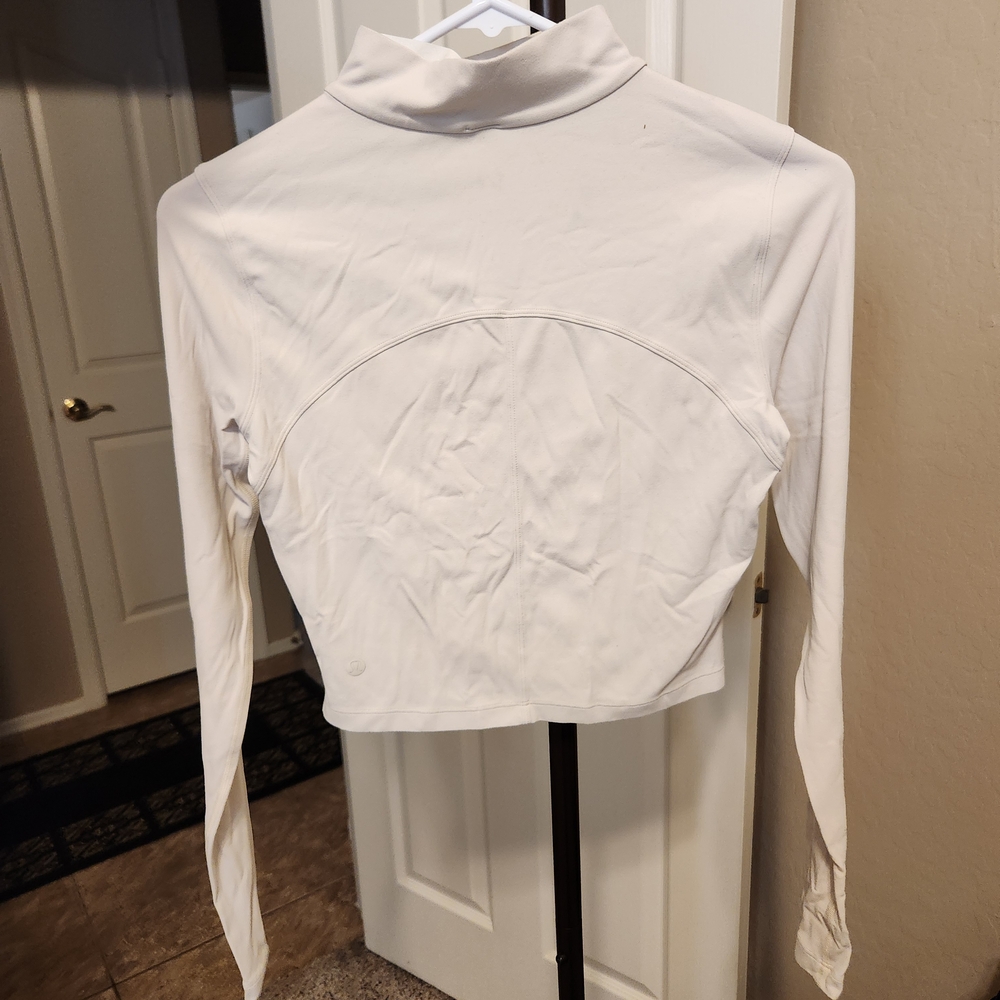 LULULEMON Ivory Long Sleeve Cropped Top